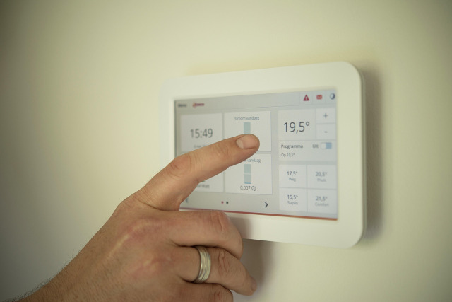 smart thermostat temperature control